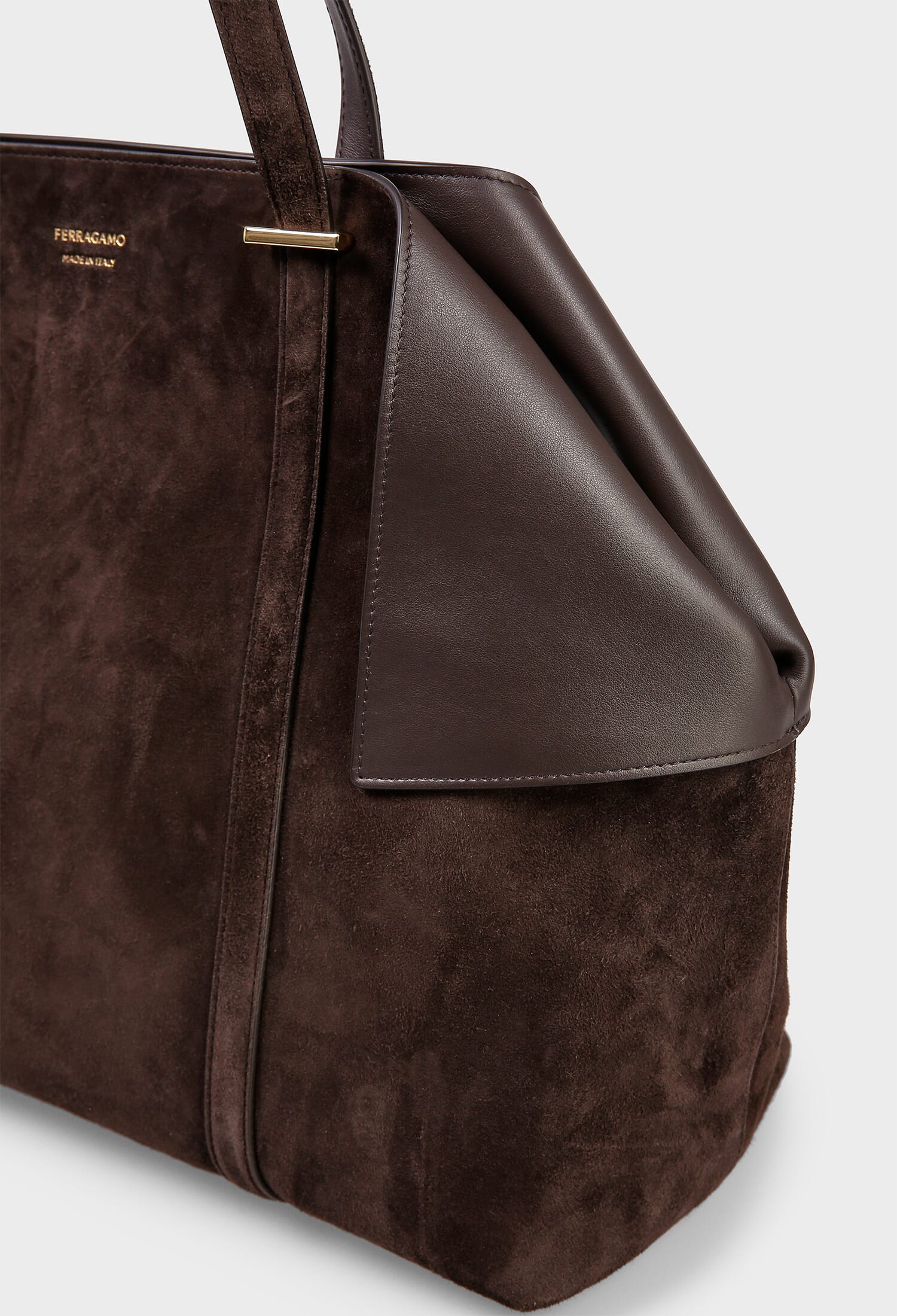 Замшева сумка FERRAGAMO 21A452 126/0DW купити за ціною 87 800 ГРН