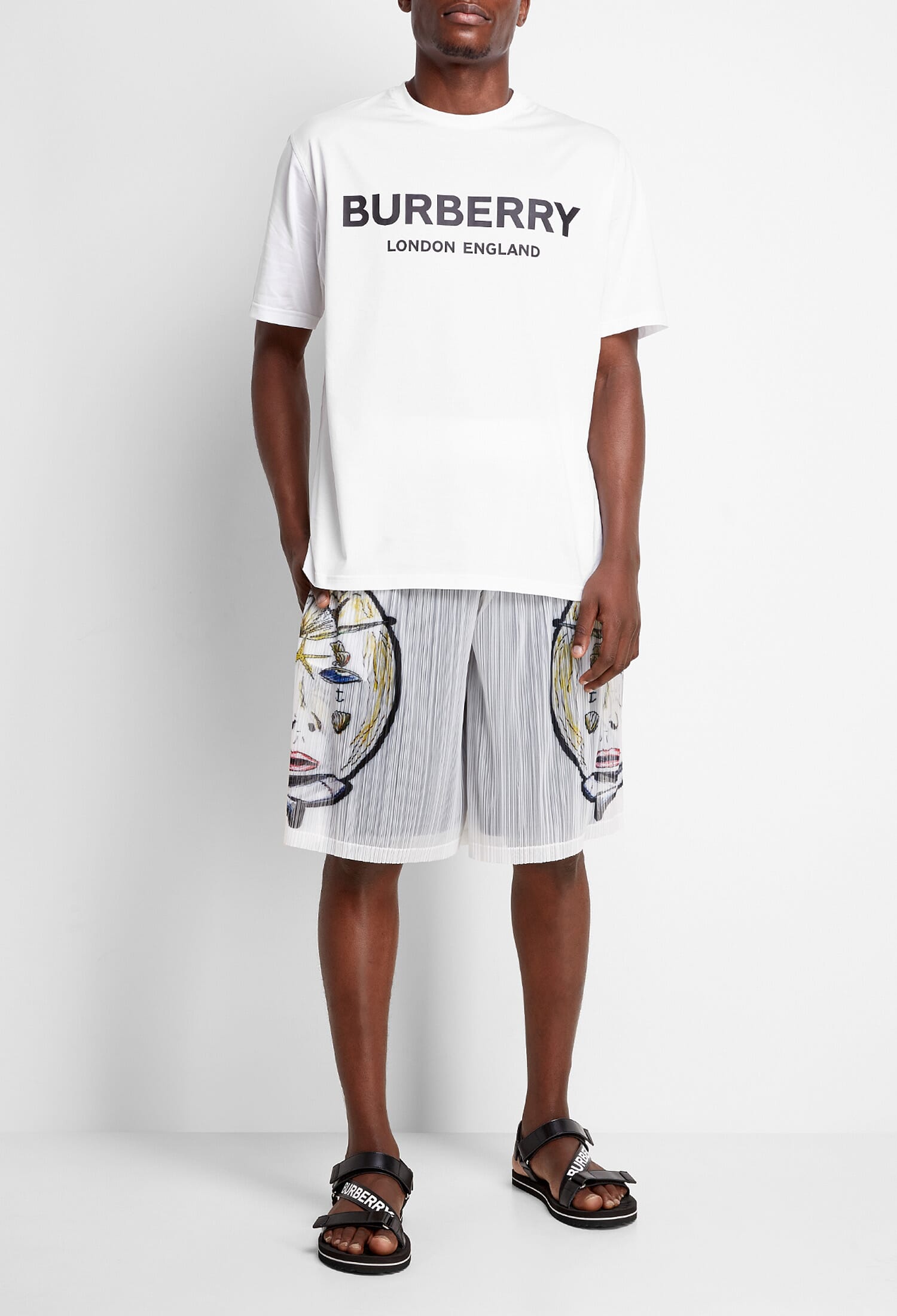 Шорти Burberry 4567456 121/9G1 купити за ціною 21 400 ГРН | Helen