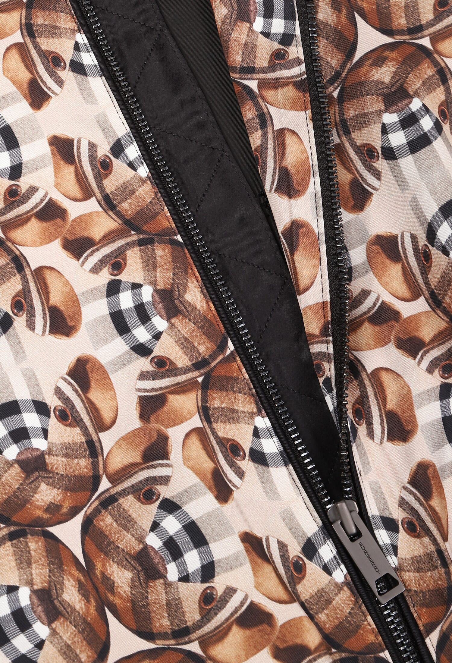 Бомбер Burberry 047533 122/93p купити за ціною 16 840 ГРН | Helen