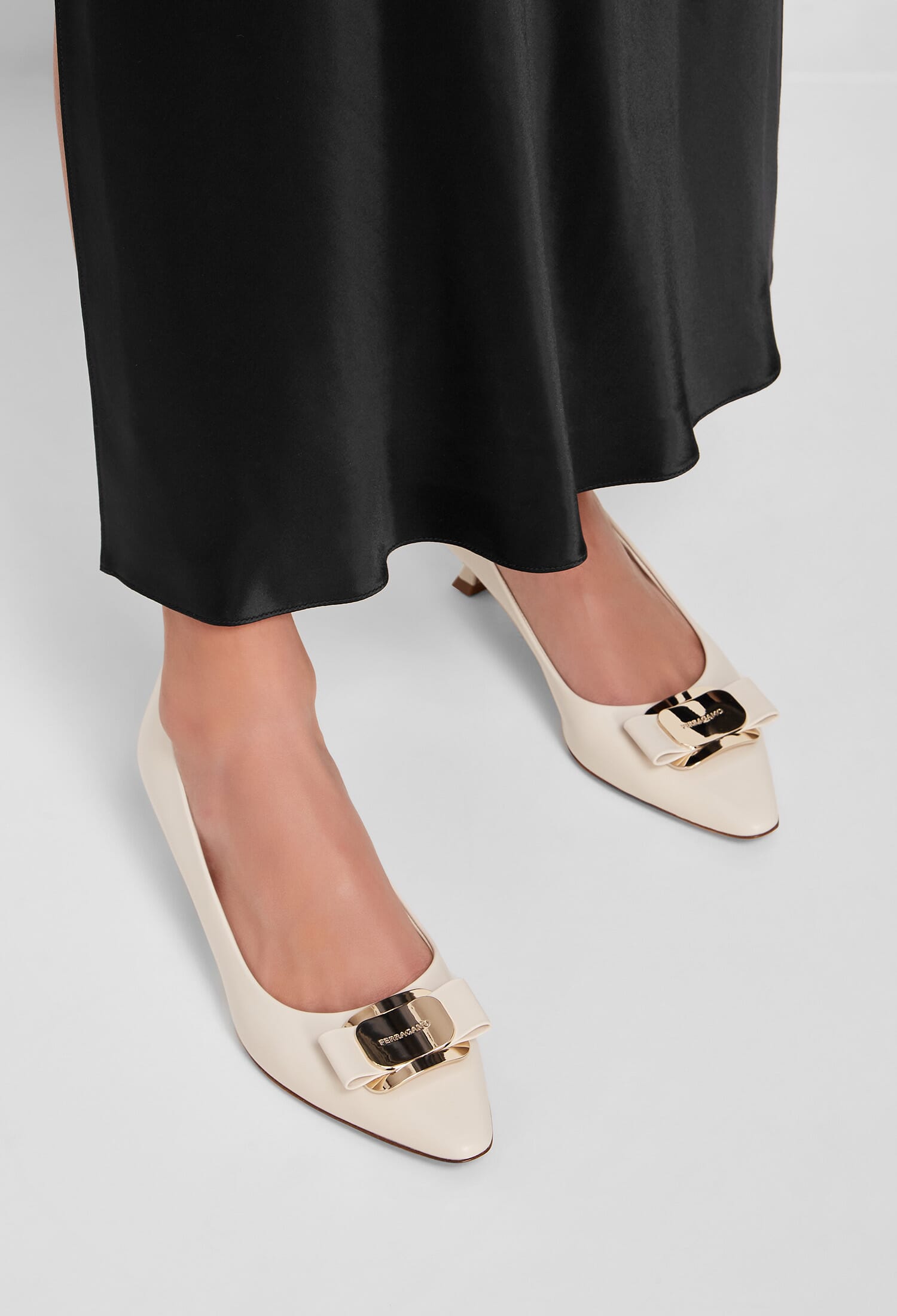 Шкіряні човники ZELMA FERRAGAMO 01H450 124/0AE купити за ціною 16