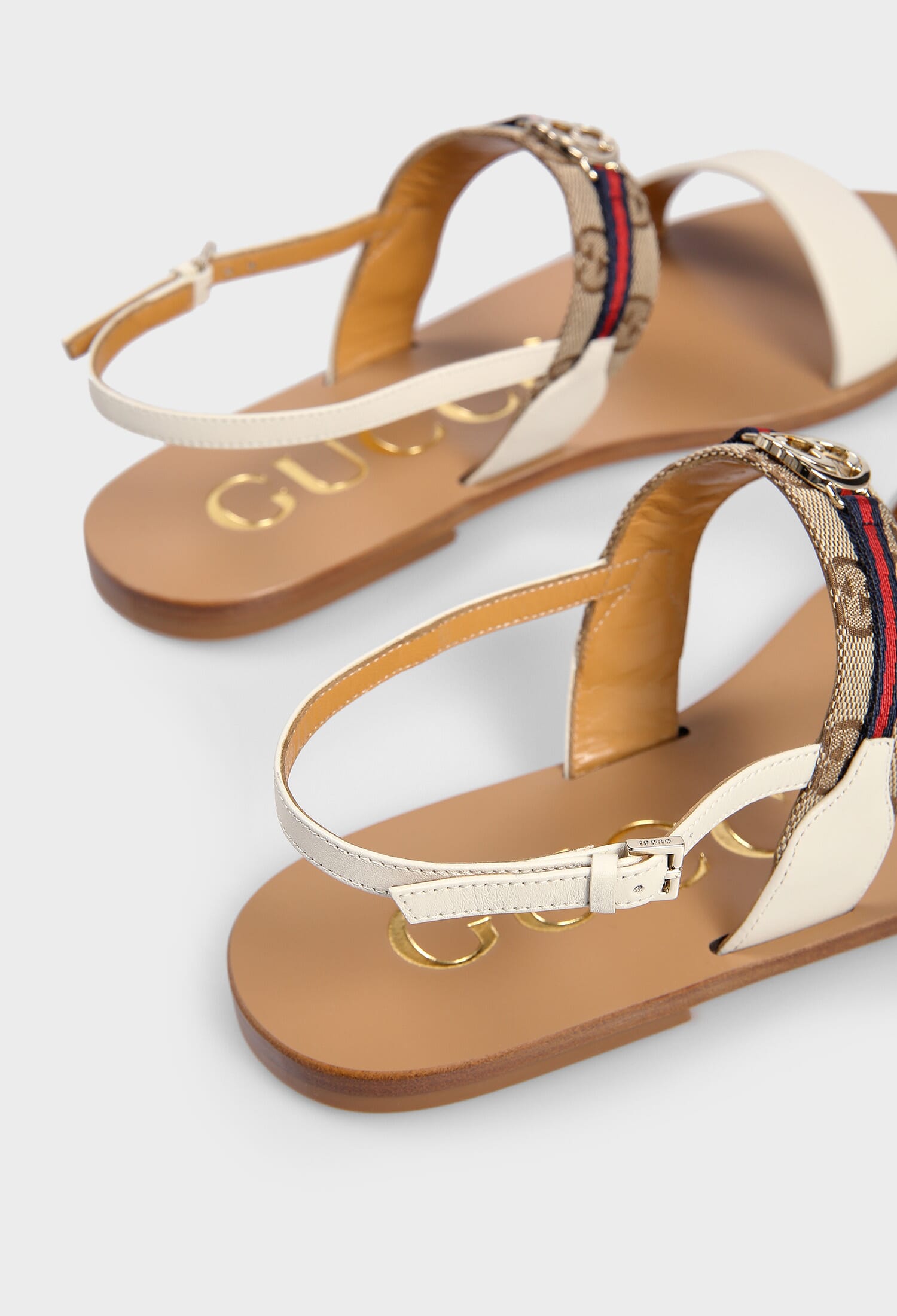 Шкіряні сандалі INTERLOCKING GG Gucci 832447 225/0AE купити за